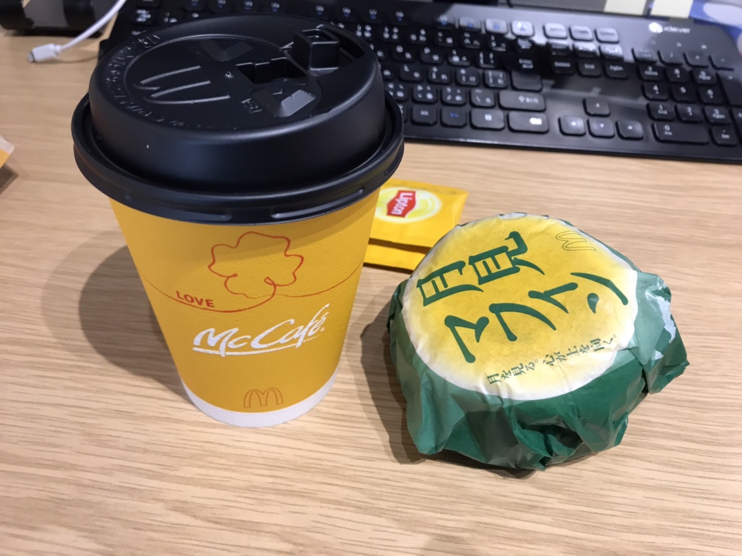 朝マックのホットティー