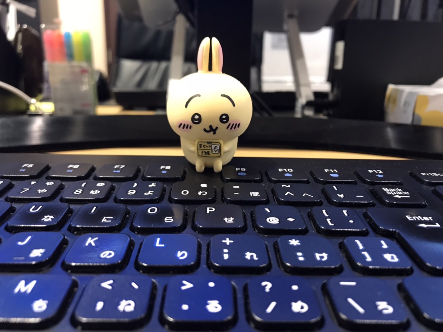 デスクの上に・・・🐰